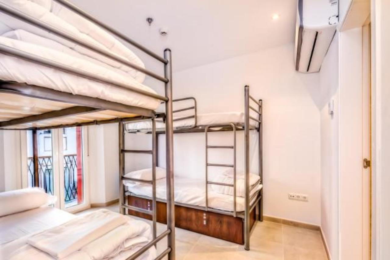 A2c (adults Only) Hostel